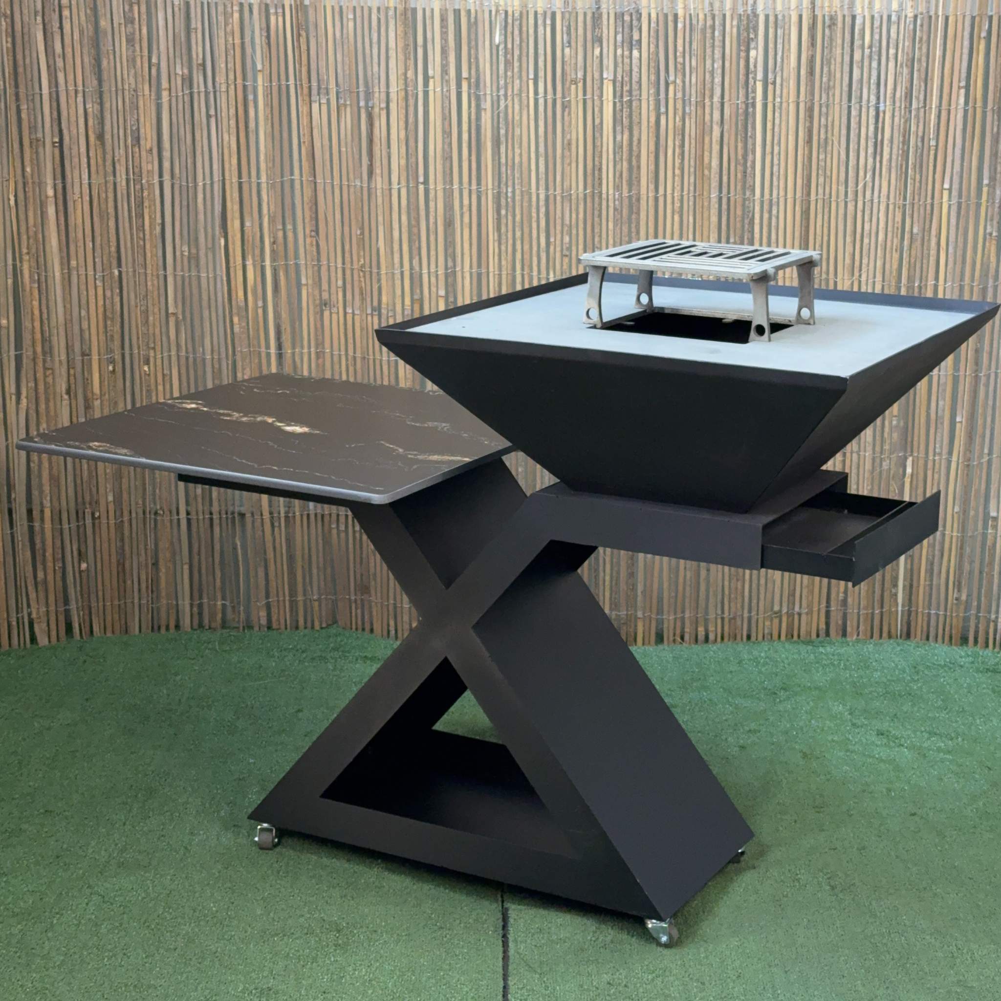 BRACIERE X V 2.0 – Acciaio Inox + Tavolino in Gres