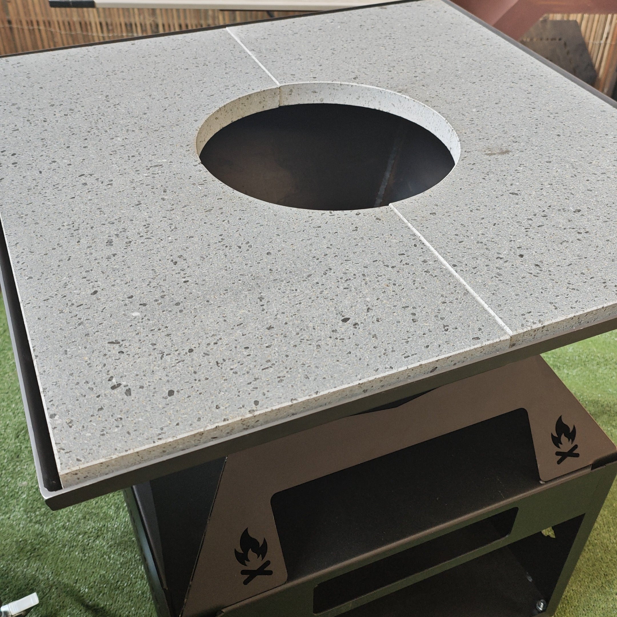 Pietra Lavica 73x73 Cm Spessore 3 Cm
